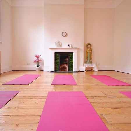 Lotus Guesthouse London Exterior photo