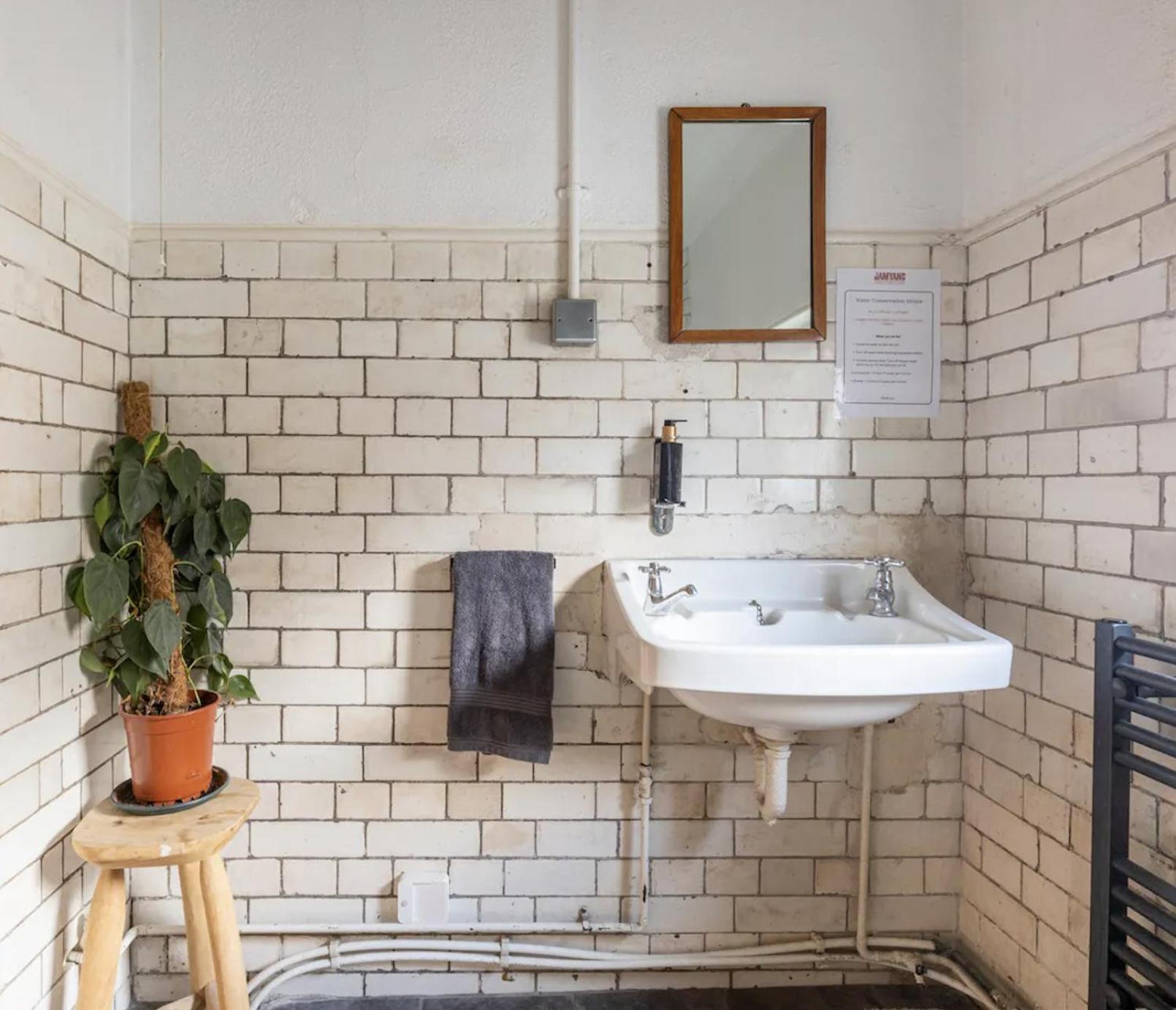 Lotus Guesthouse London Exterior photo