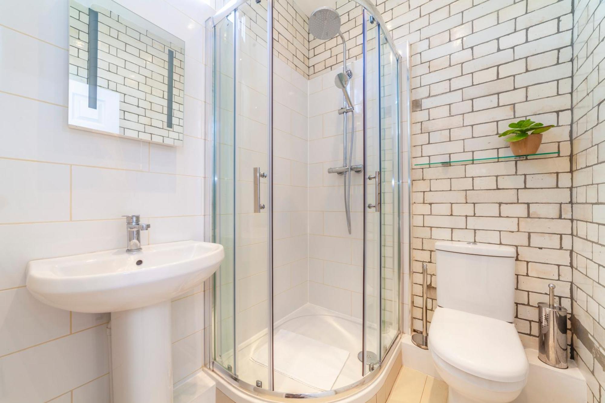 Lotus Guesthouse London Exterior photo