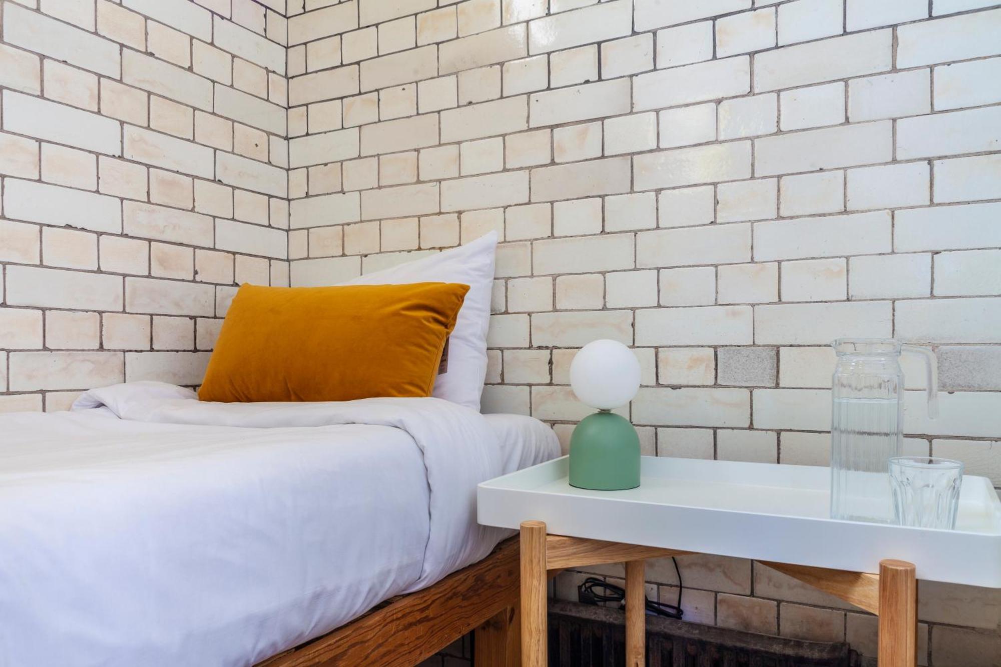 Lotus Guesthouse London Exterior photo